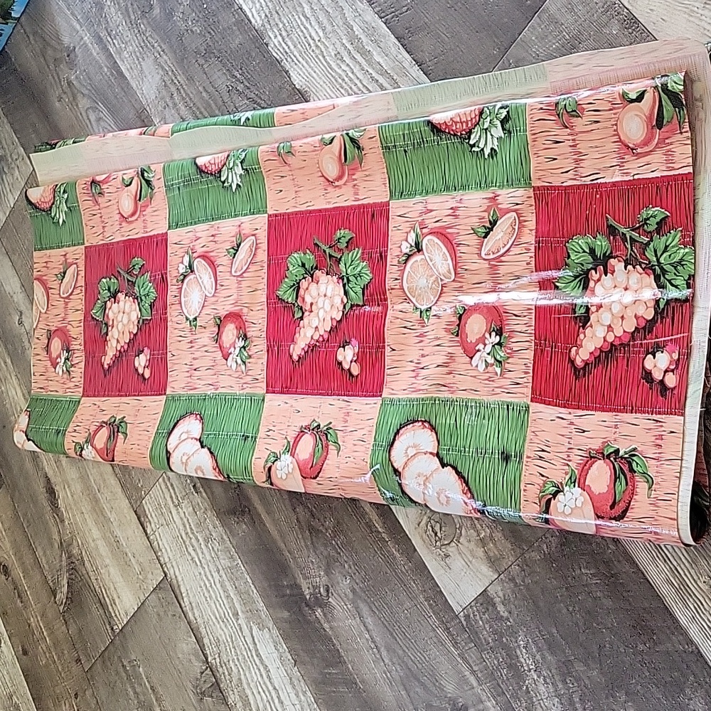 Oilcloth Tablecloth 1980's. Measures 9.5' by 3.9'. Beautiful Vibrant Colors. - Picture 14 of 16
